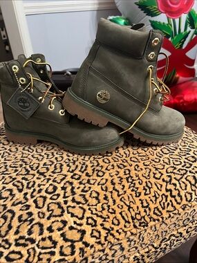Timberland Olive Green Kids Boots with Yellow Laces